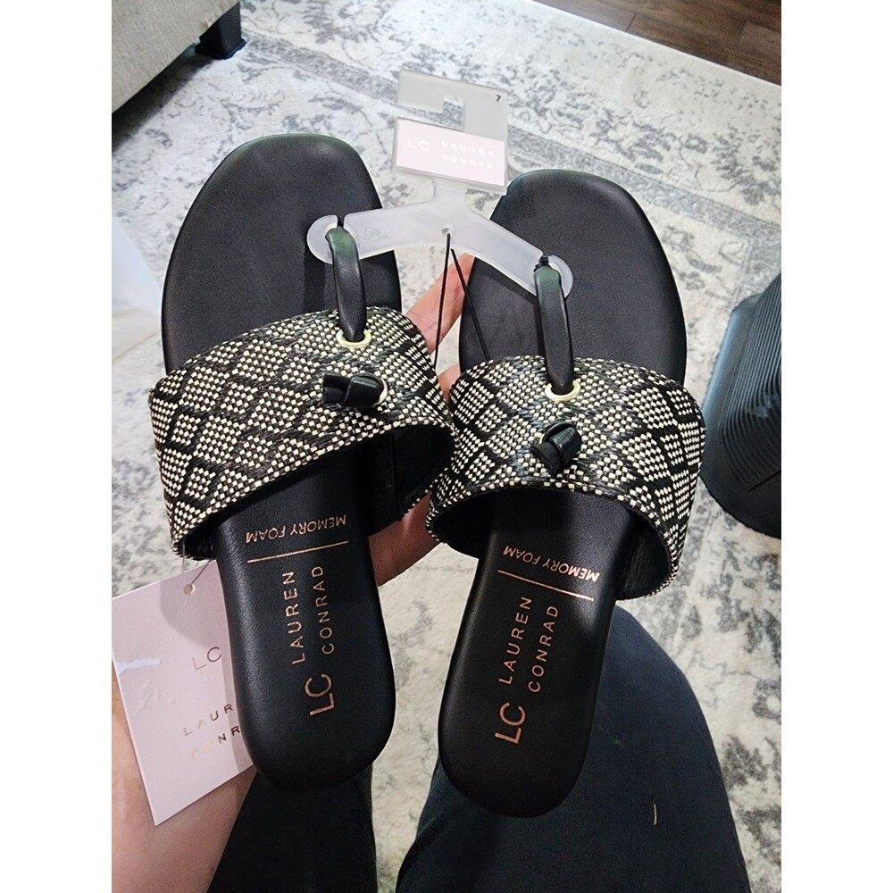 LC Lauren Conrad size 7 Wrenn Boho Geometric Print Thong Sandals Black - Picture 4 of 5